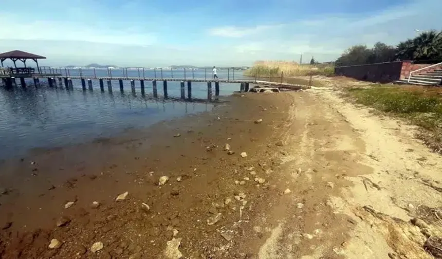 Ayvalık'ta Deniz 15 Metre Çekildi! Sahilde Korkutan Görüntüler! Deprem Habercisi mi?