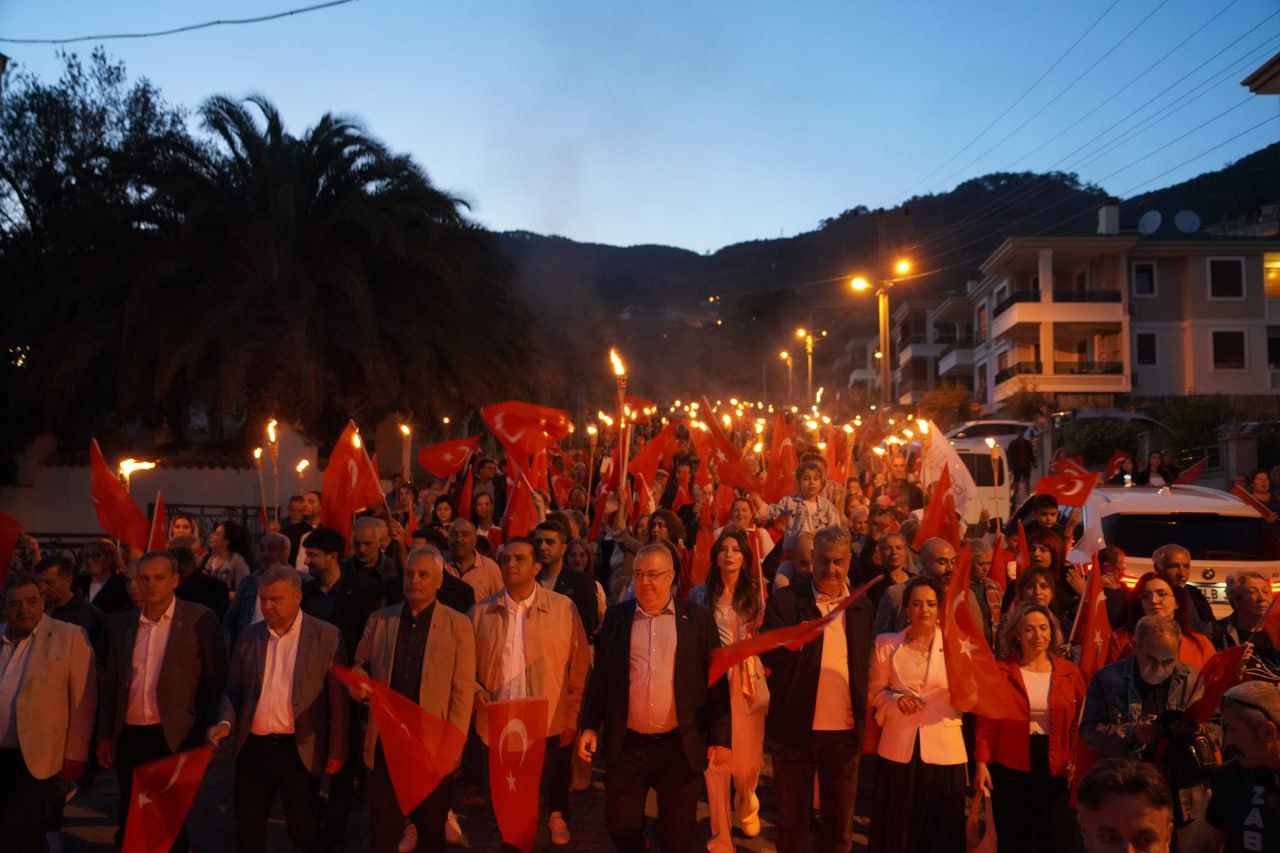 Edremi̇t'te 19 Mayis Coşkusu (2)