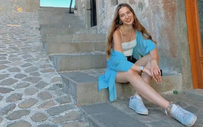 Elcin Zehra Irem Kimdir