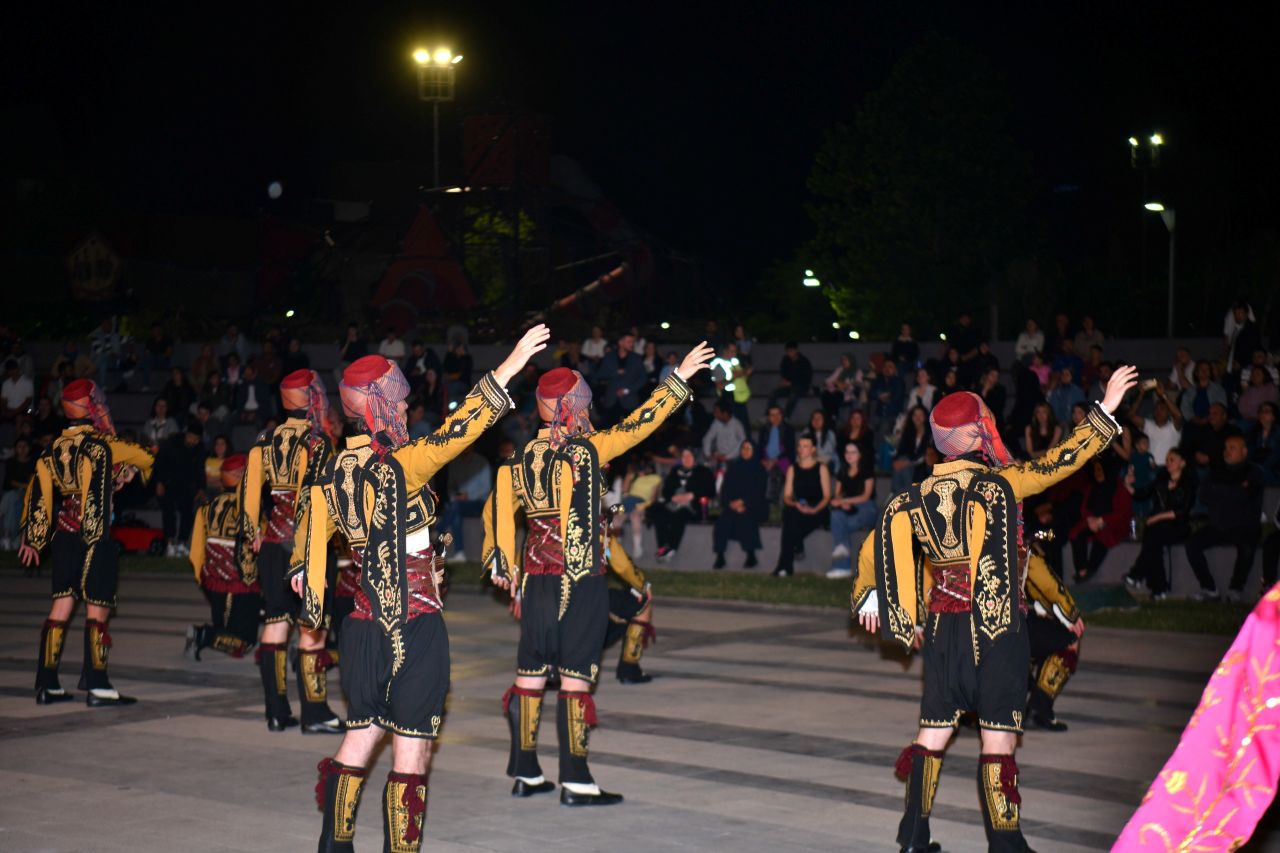 Zeybekler Bulusmasi Ve Kahramanlik Konserine Buyuk Ilgi 14