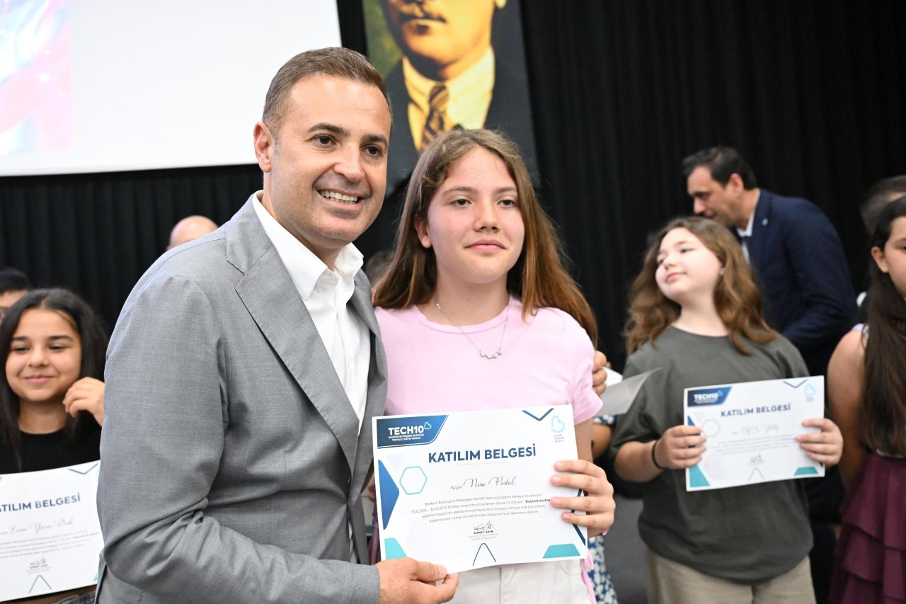 Akin Çifti, Tech 10 Mezuniyet Töreni'ne Katildi (1)