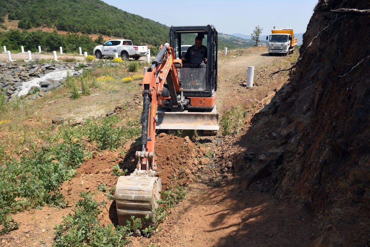 1046292514Dursunbey Hamzacik Mahallesi'nin Su Sorununu Baskan Akin Çöz