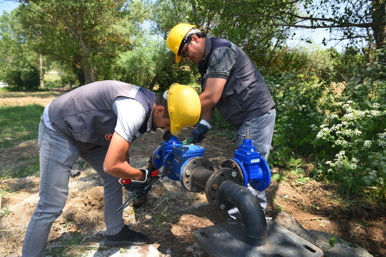 1046292545Dursunbey Hamzacik Mahallesi'nin Su Sorununu Baskan Akin Çöz