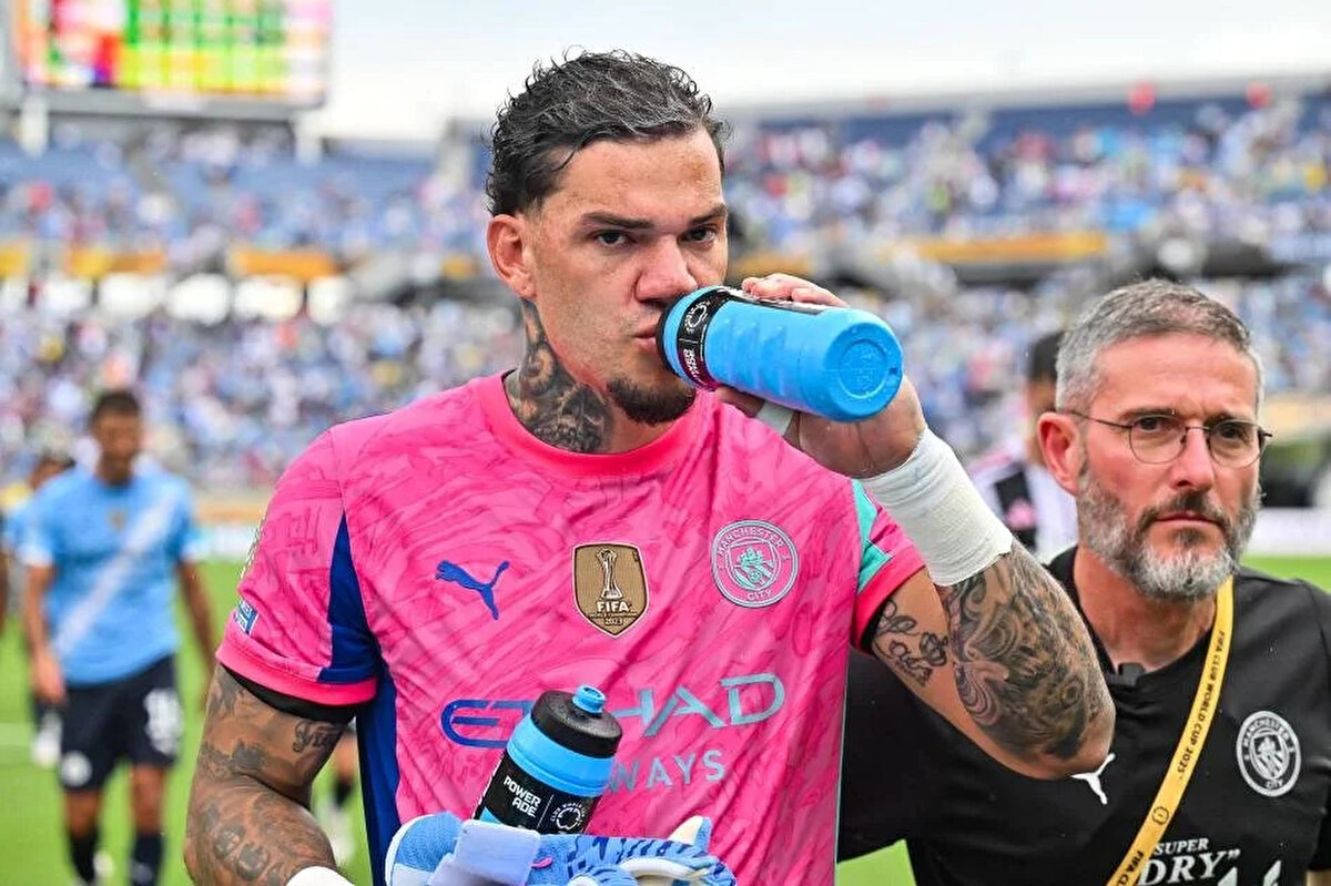 Ederson-8