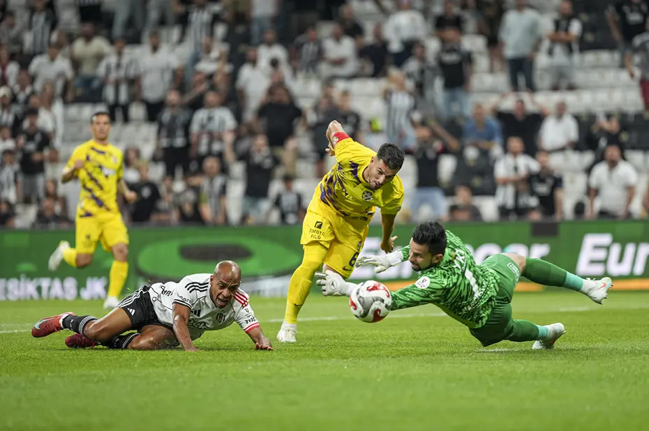 Joao Mario Robin Yalcin Besiktas Eyupspor 001