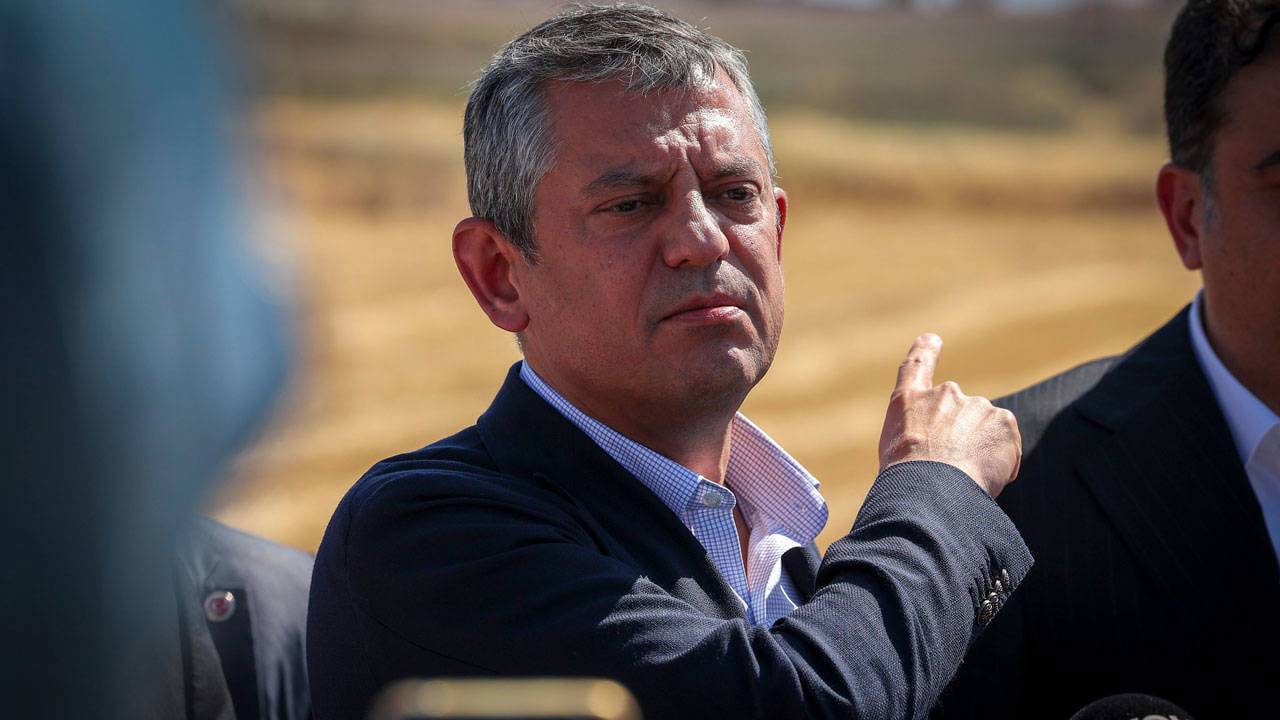Özgür Özel1