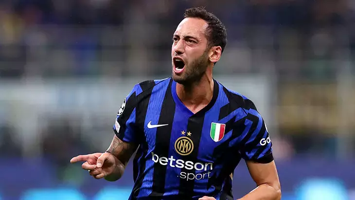 Hakan Calhanoglu-11