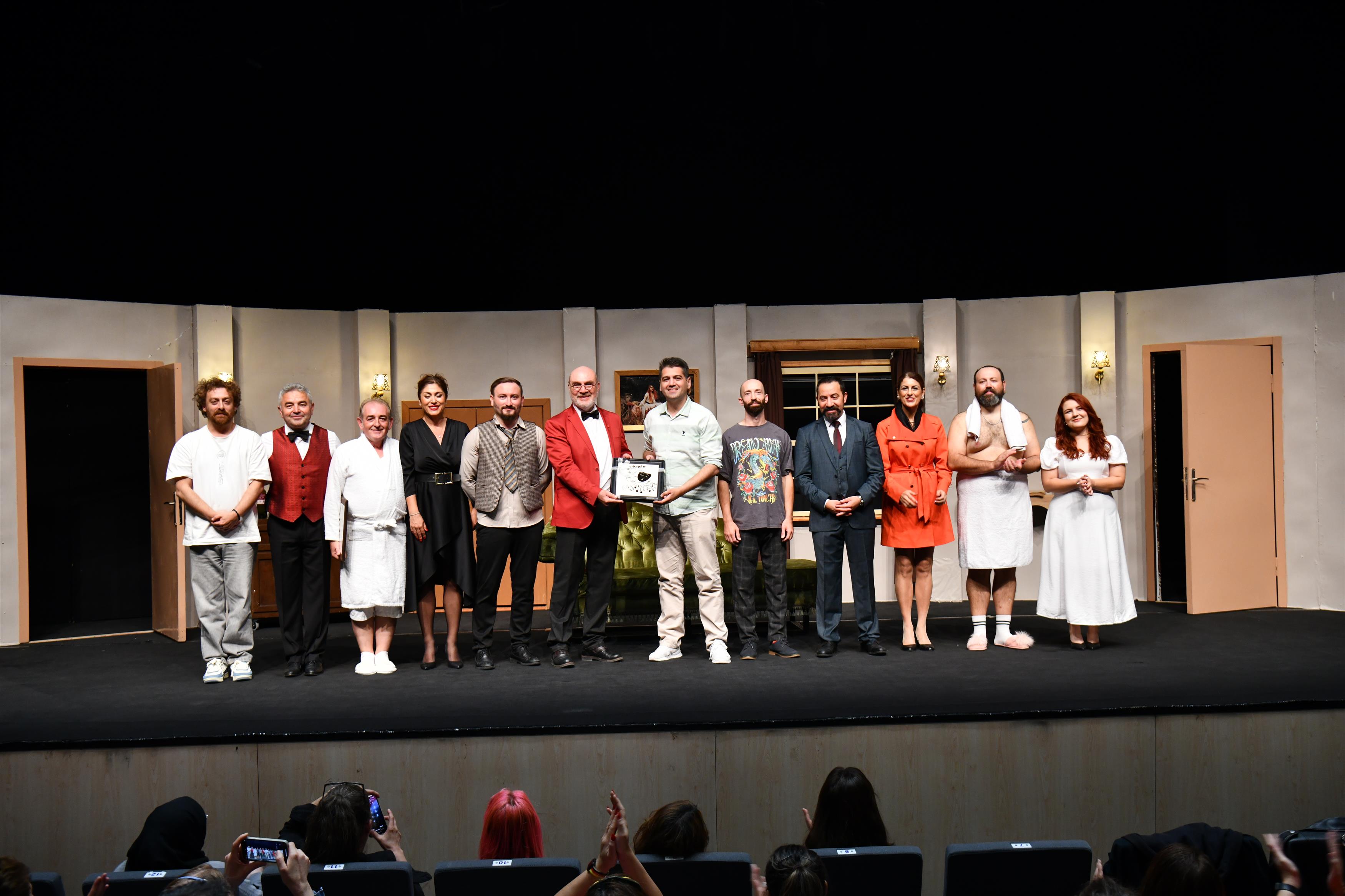 Kultur Ve Sanatin Kalbi Avluda Atiyor 24