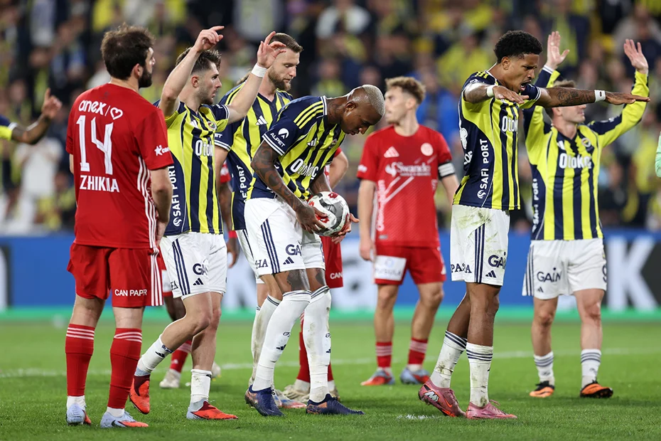 Talisca Penalti