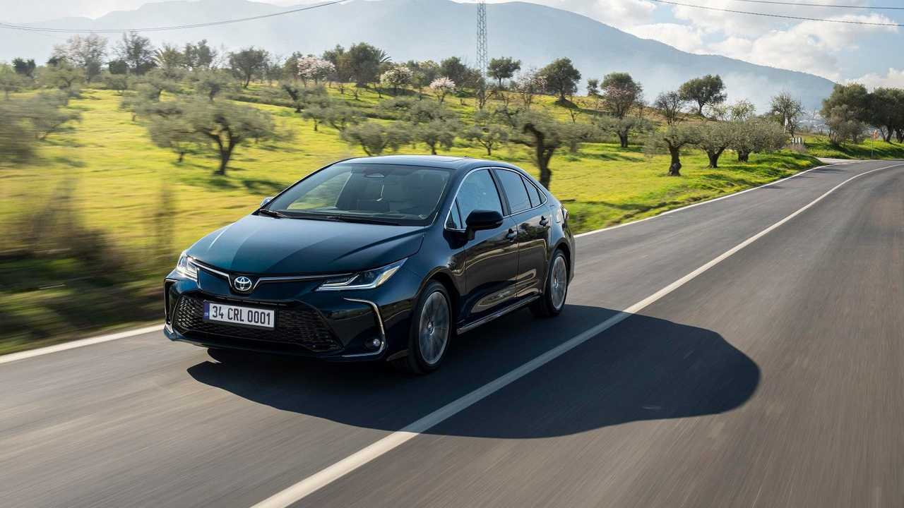Yeni Toyota Corolla Turkiye De Satisa Sunuldu