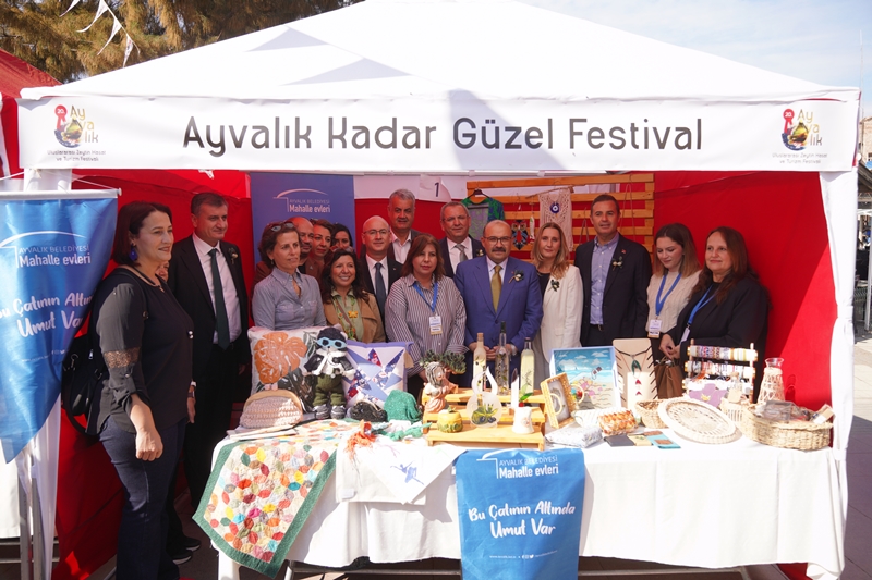 20. Ayvalik Uluslararasi Zeyti̇n Hasat Ve Turi̇zm Festi̇vali̇ Başladi (10)