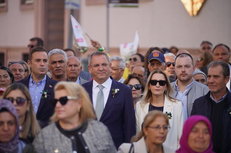 20. Ayvalik Uluslararasi Zeyti̇n Hasat Ve Turi̇zm Festi̇vali̇ Başladi (11)