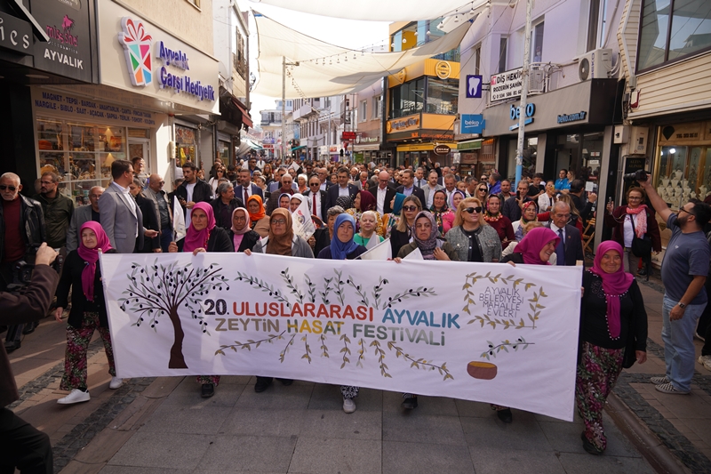 20. Ayvalik Uluslararasi Zeyti̇n Hasat Ve Turi̇zm Festi̇vali̇ Başladi (12)