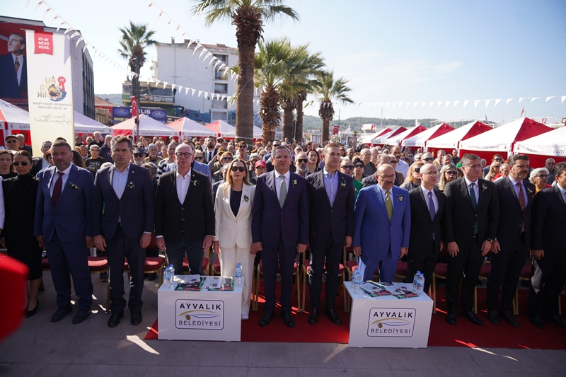 20. Ayvalik Uluslararasi Zeyti̇n Hasat Ve Turi̇zm Festi̇vali̇ Başladi (4)
