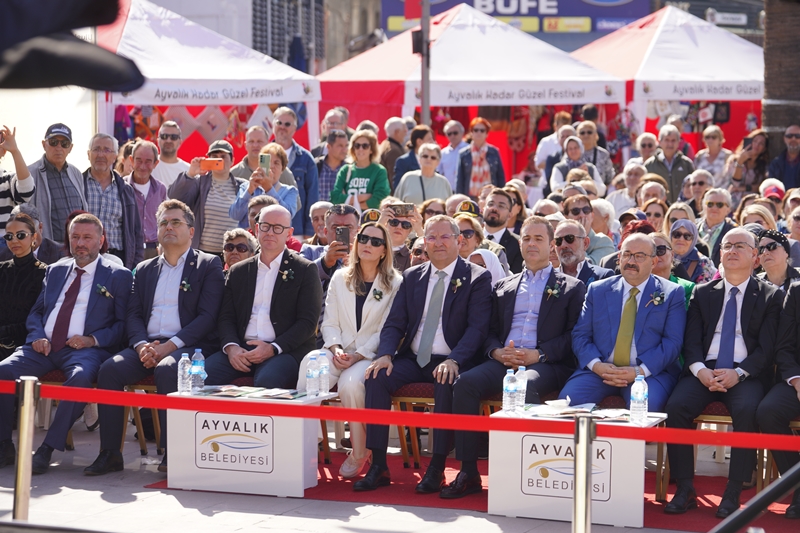20. Ayvalik Uluslararasi Zeyti̇n Hasat Ve Turi̇zm Festi̇vali̇ Başladi (9)