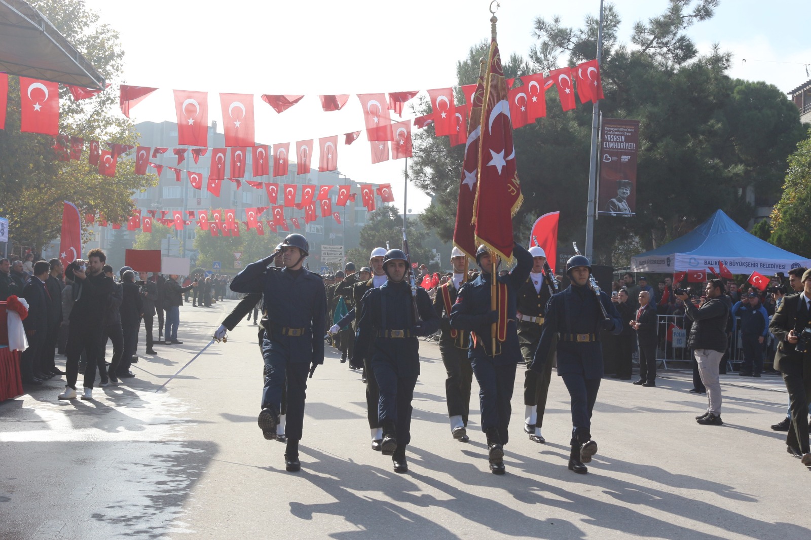 57Da76F3 B5A0 41Cb A680 3Aa4Df611158