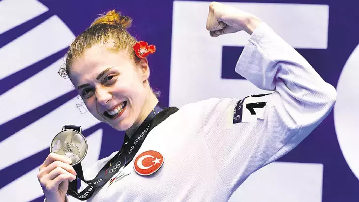 6546B83086B24748A4B76Cb9