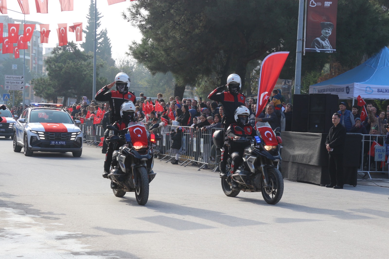 989F88D5 23Ca 4117 9333 C0774Cdbf1Fd