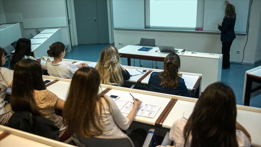 Universite Egitim Suresi