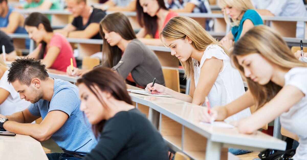 Universite Ogrencidestegi