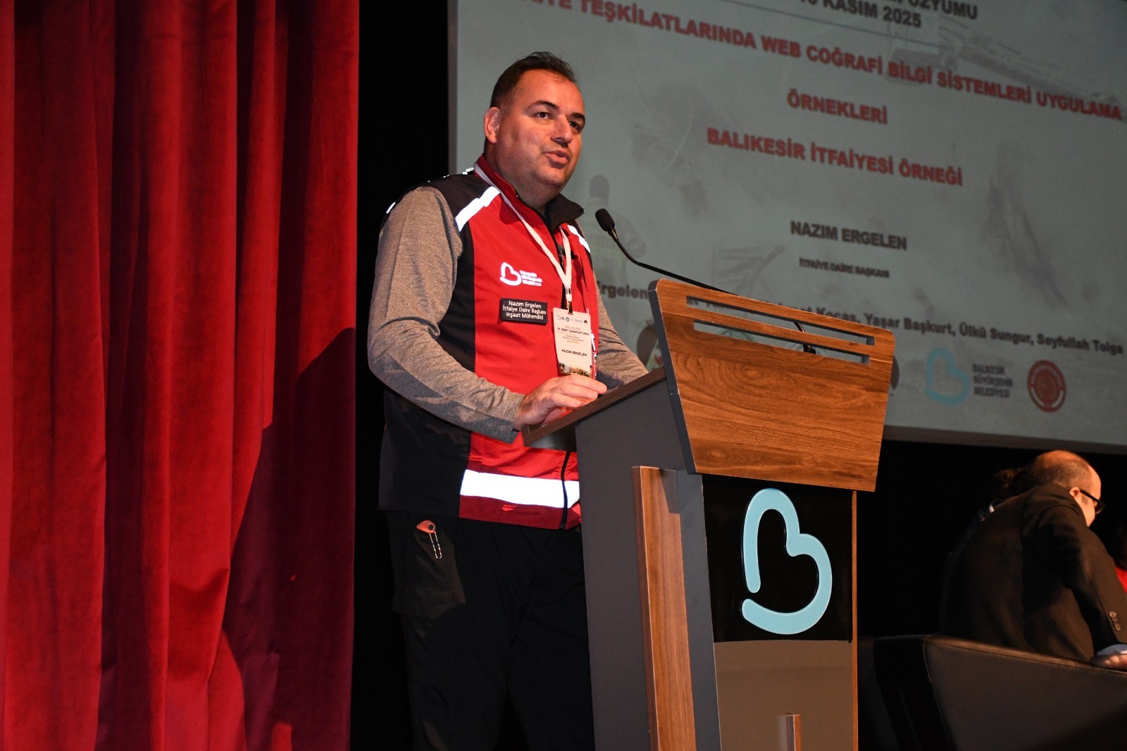 0Ff0Fc37 5B1C 4F69 A107 5Fc85Ec8F58F