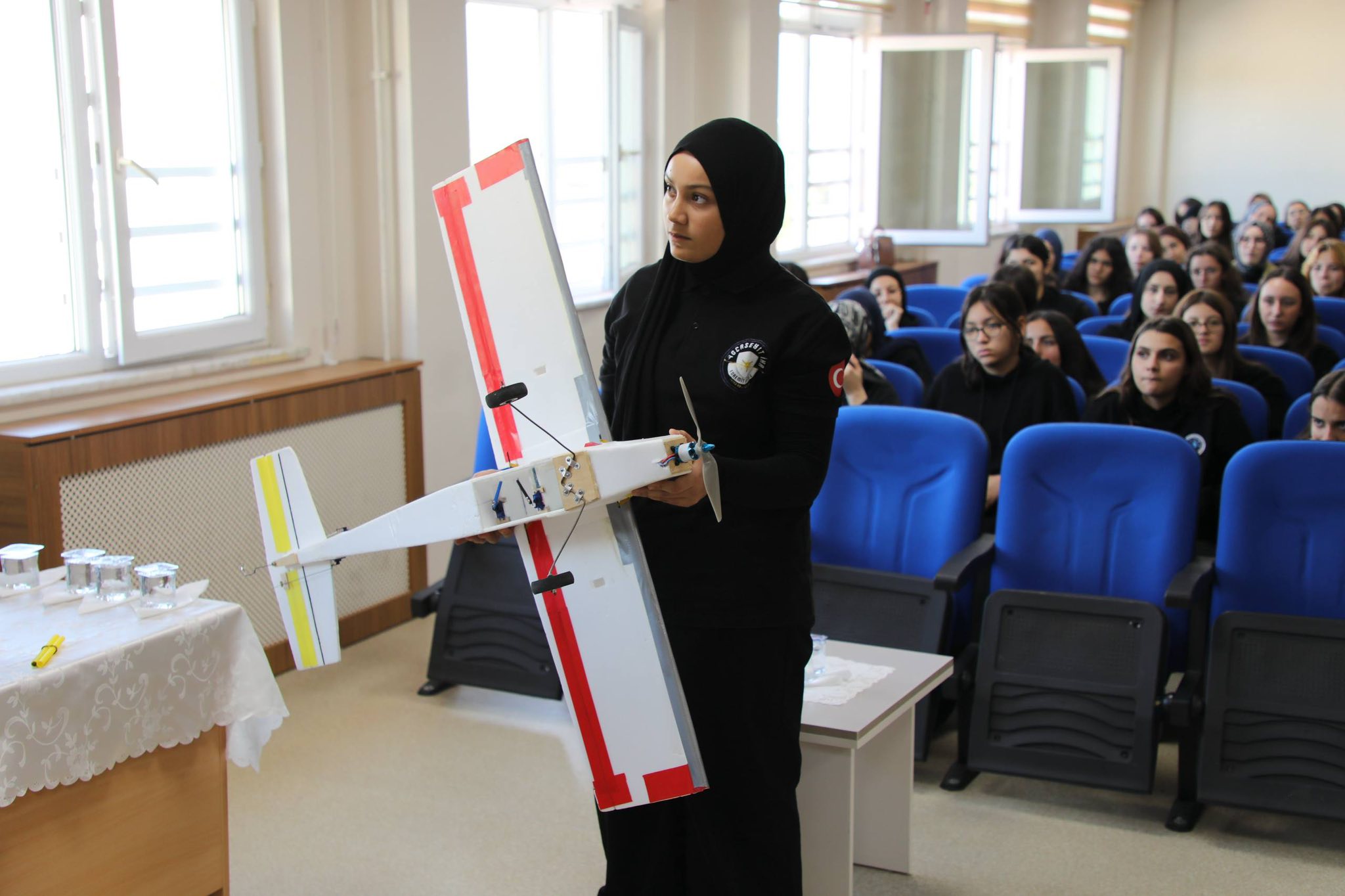 575123555 122224301732138429 7374741479728944471 N