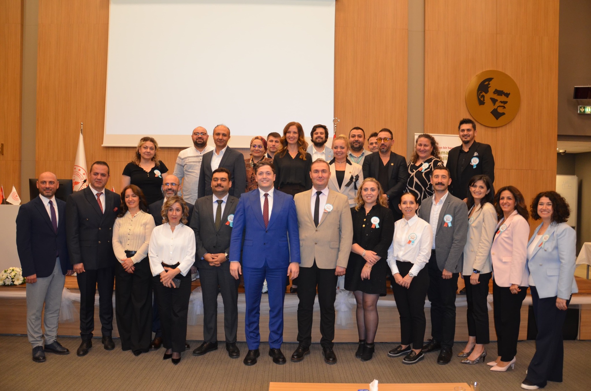 575156355 828158766585677 2897069656548557018 N