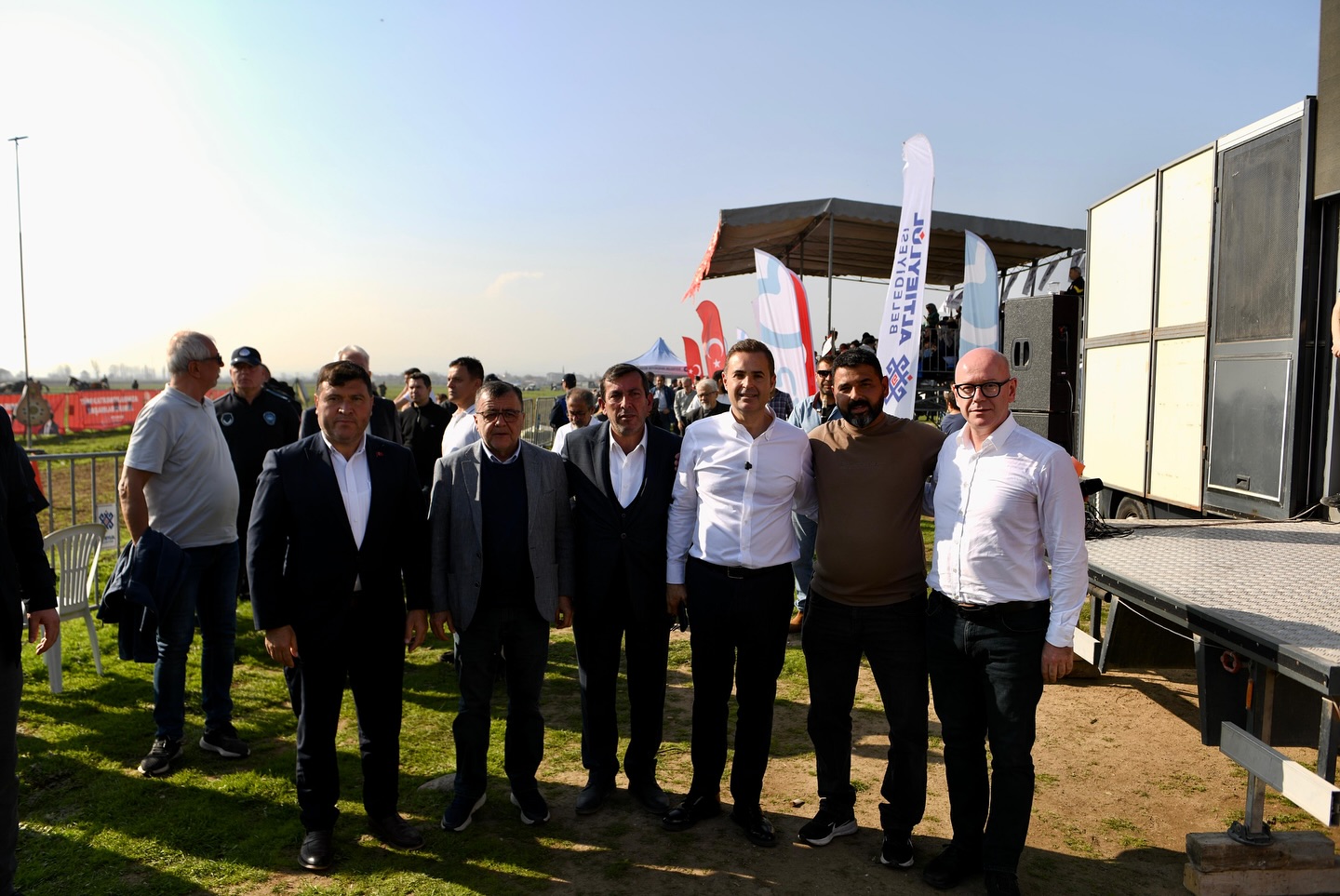 576378868 18433152739100863 4848362954635112935 N