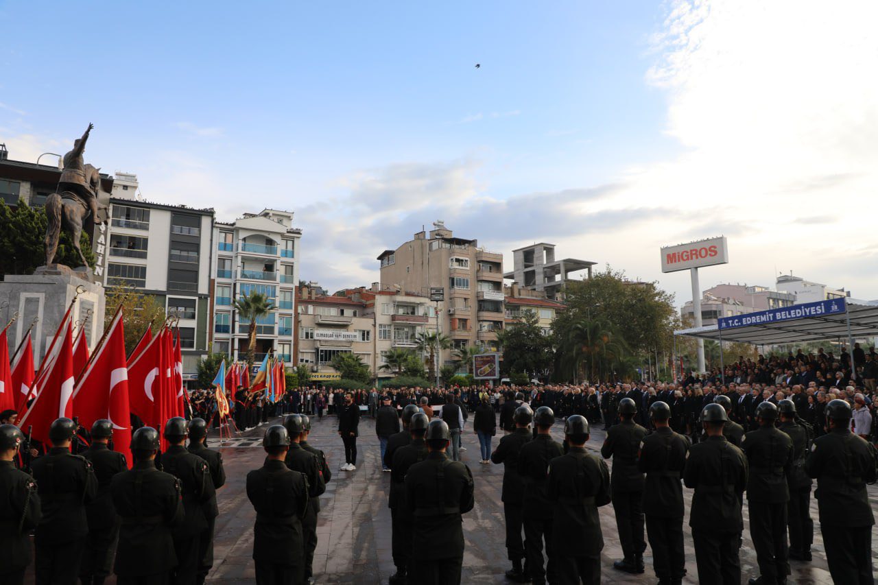 579076992 122224892000138429 6038723991632857038 N