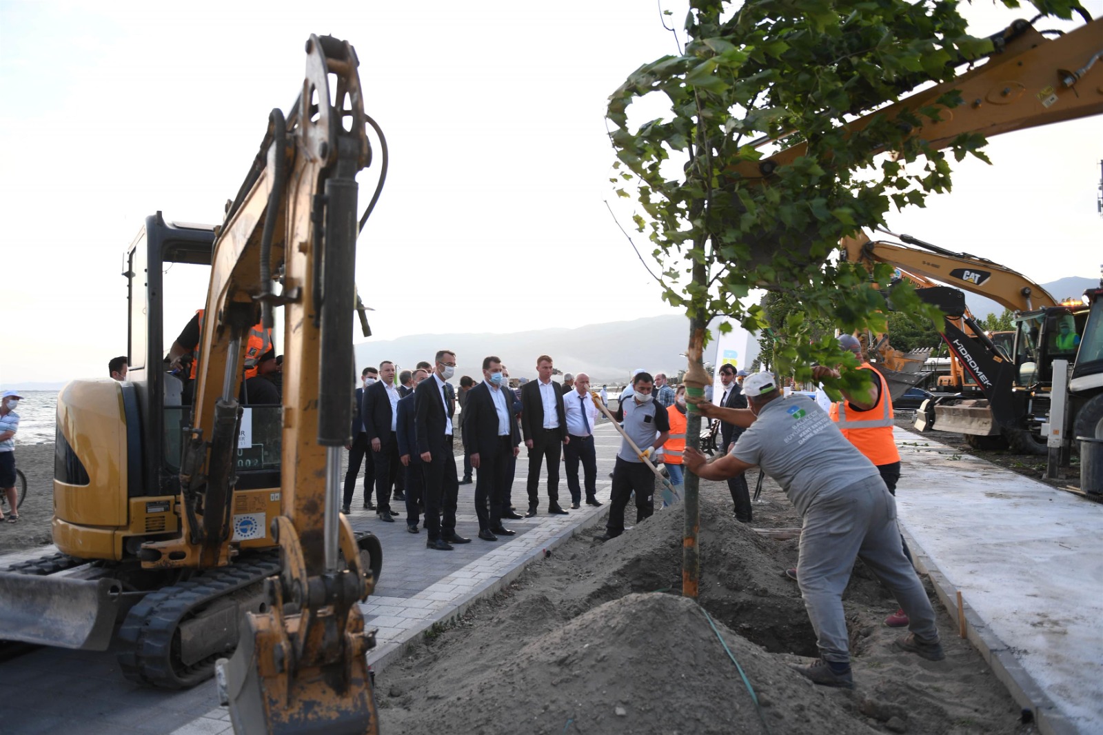 582257786 1366346028180748 2392942868393757053 N