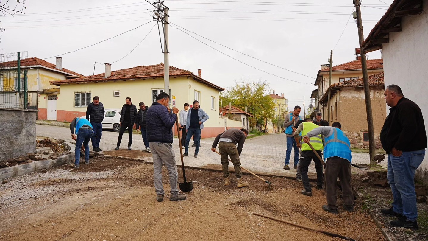 582978315 25313657494938895 5178451351832600300 N