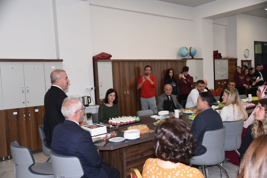 584735630 18048944351677787 6288336106004392910 N