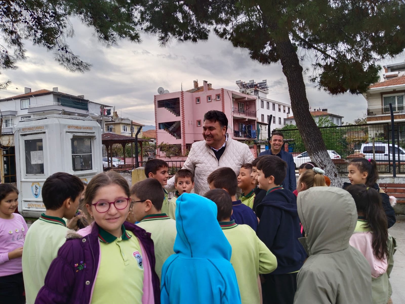 585646407 1161978976119517 3979907864295655430 N