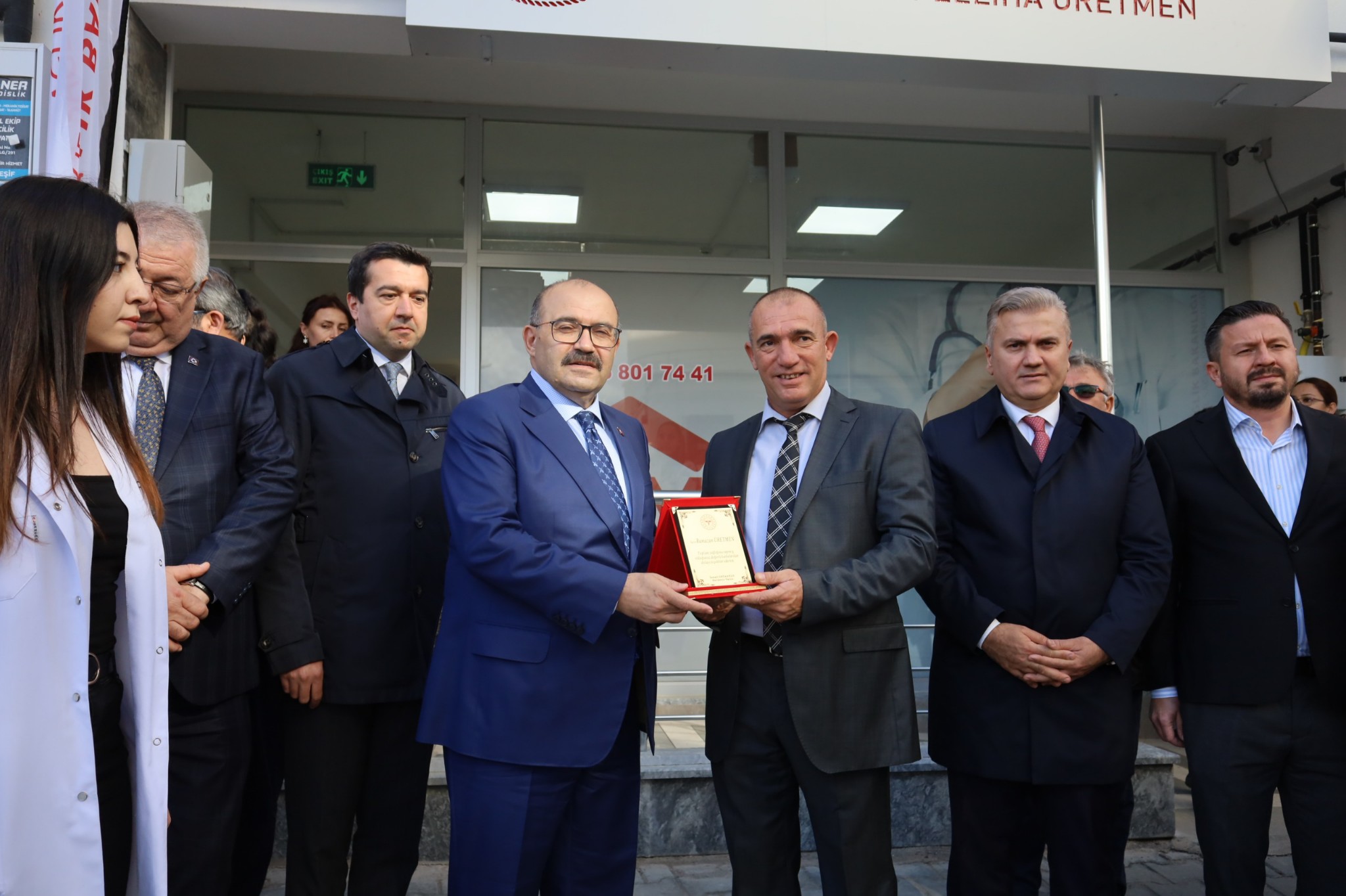 586432594 844003265001227 2576343609006152037 N