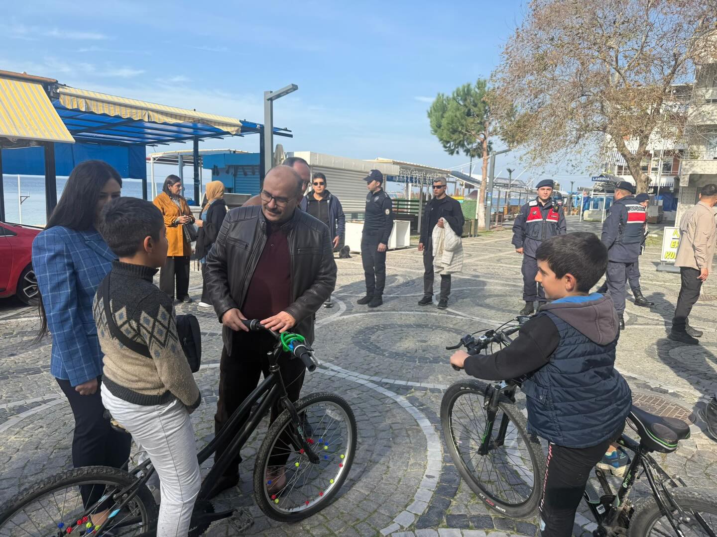 587399236 18315776479222704 3082476721489383595 N