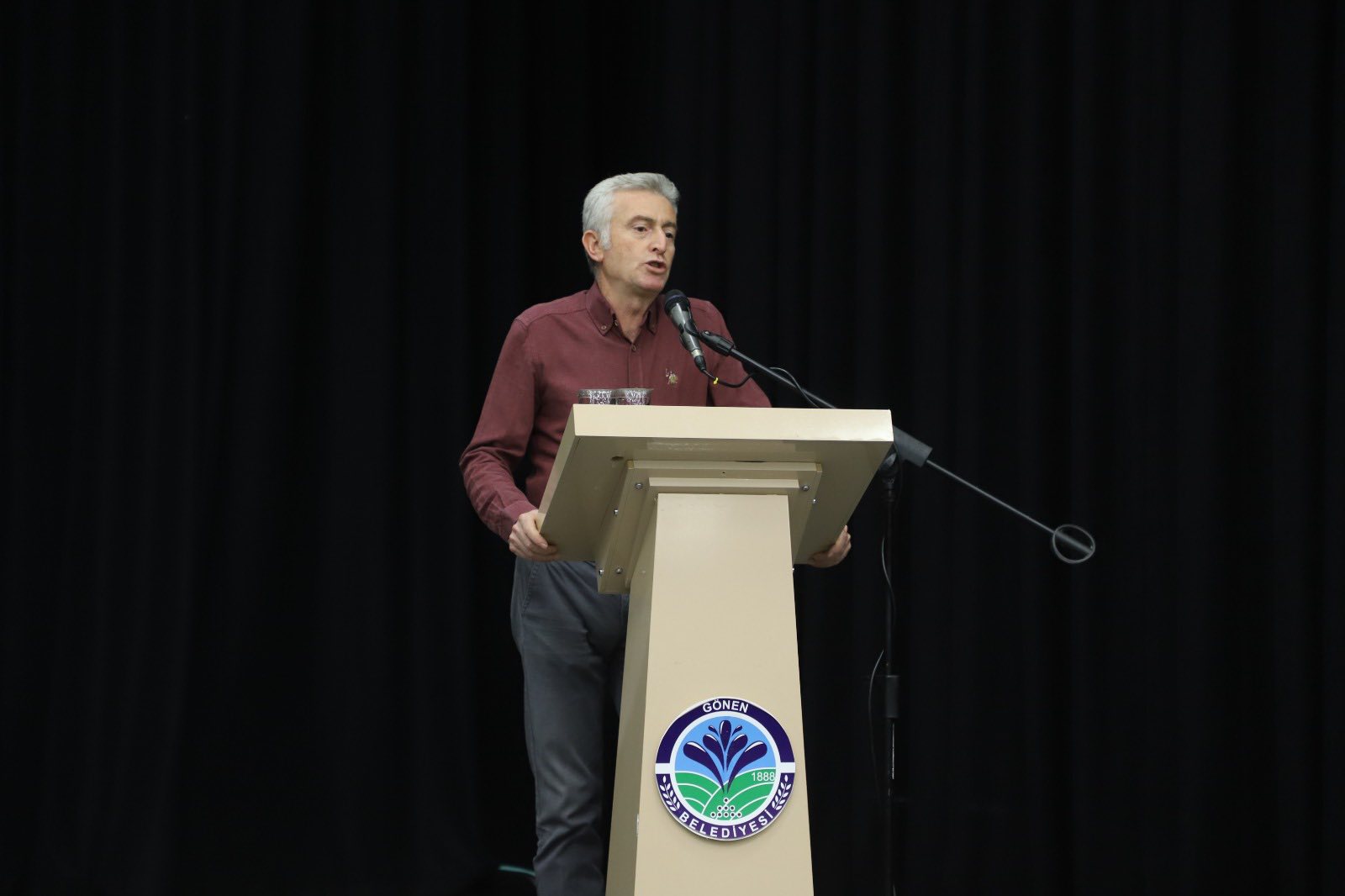 589268721 1299137725589595 3469112887608495338 N