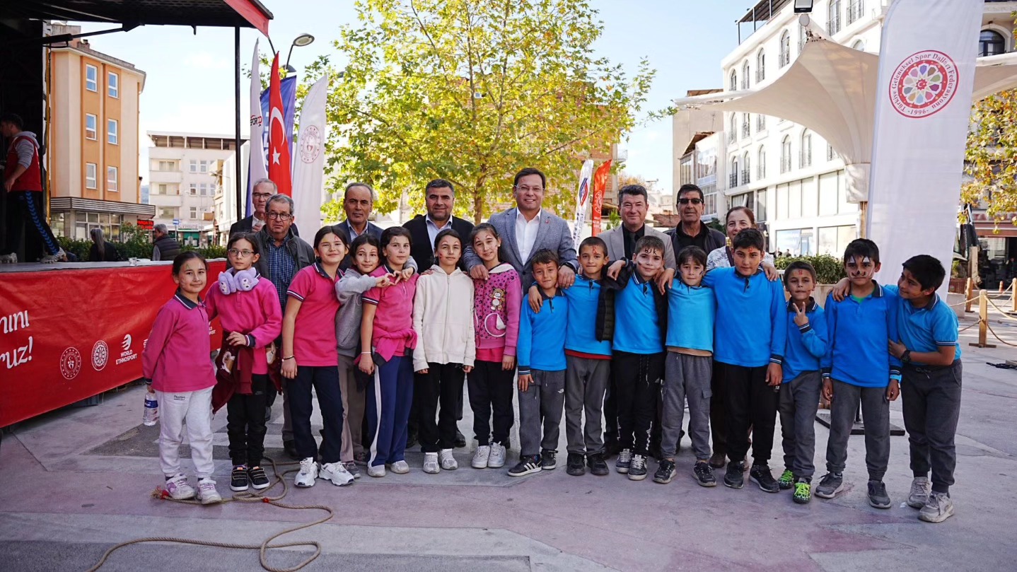 590844943 25439595915678385 8047593387911147790 N