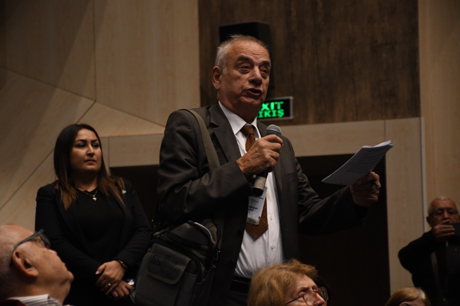 6Ad80E10 4214 4Fc3 9493 A6617A7F5Dad