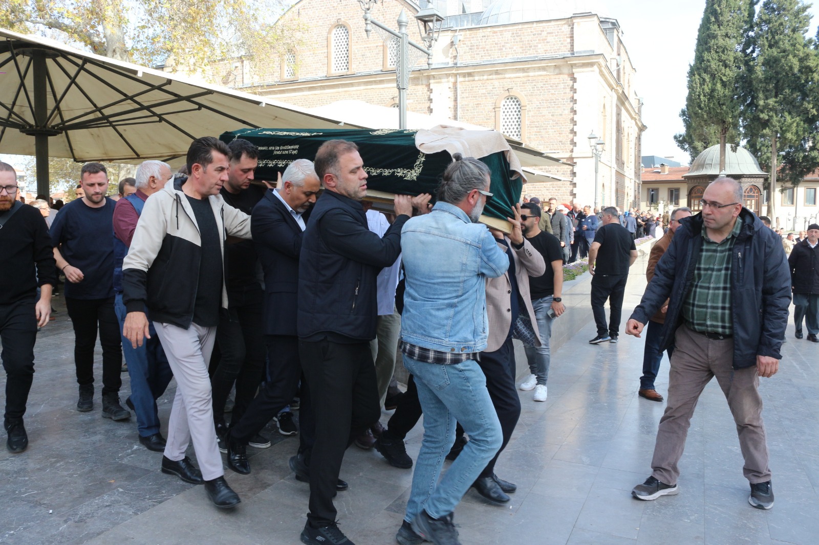 8Ec8Bfab 0C27 4741 93De E44Eb381085B