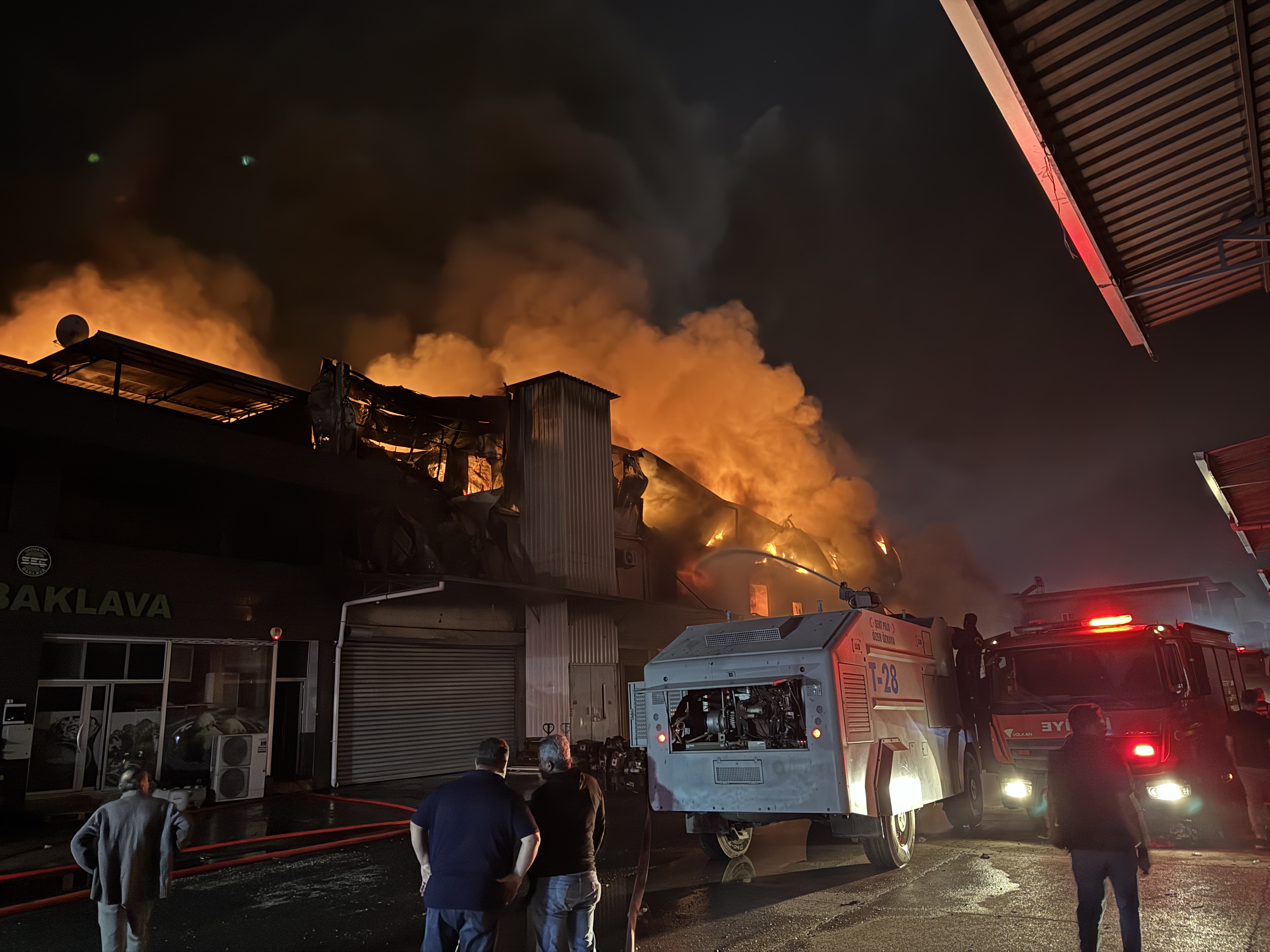 A A 20251108 39648265 39648254 A D A N A D A H I R D A V A T D U K K A N I N D A C I K A N Y A N G I N A M U D A H A L E E D I L I Y O R