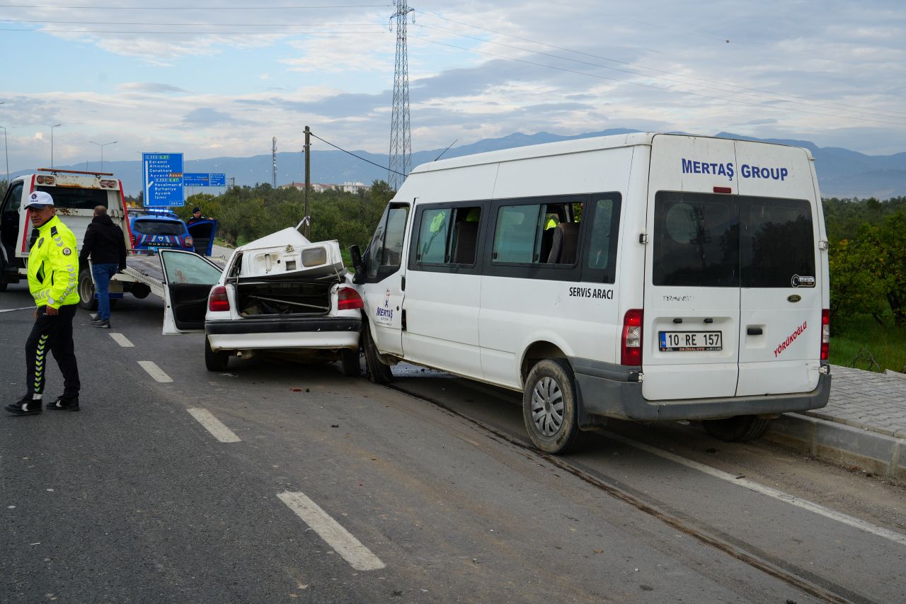 A A 20251110 39669557 39669555 B A L I K E S I R D E I S C I S E R V I S I I L E O T O M O B I L I N C A R P I S T I G I K A Z A D A 1 K I S I O L D U