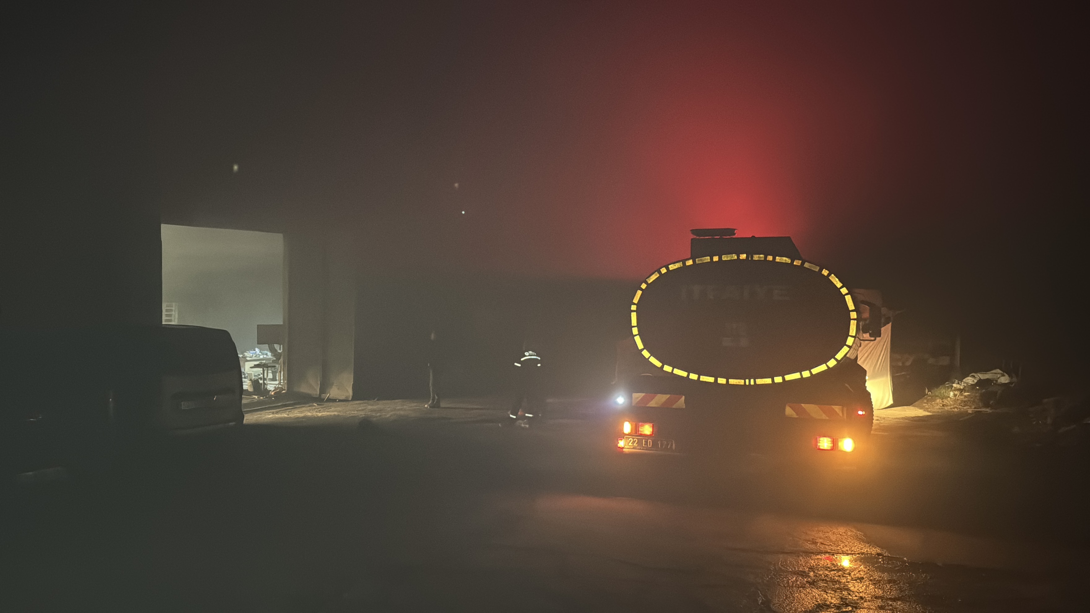 A A 20251112 39692963 39692960 E D I R N E D E P A L E T F A B R I K A S I N D A C I K A N Y A N G I N S O N D U R U L D U