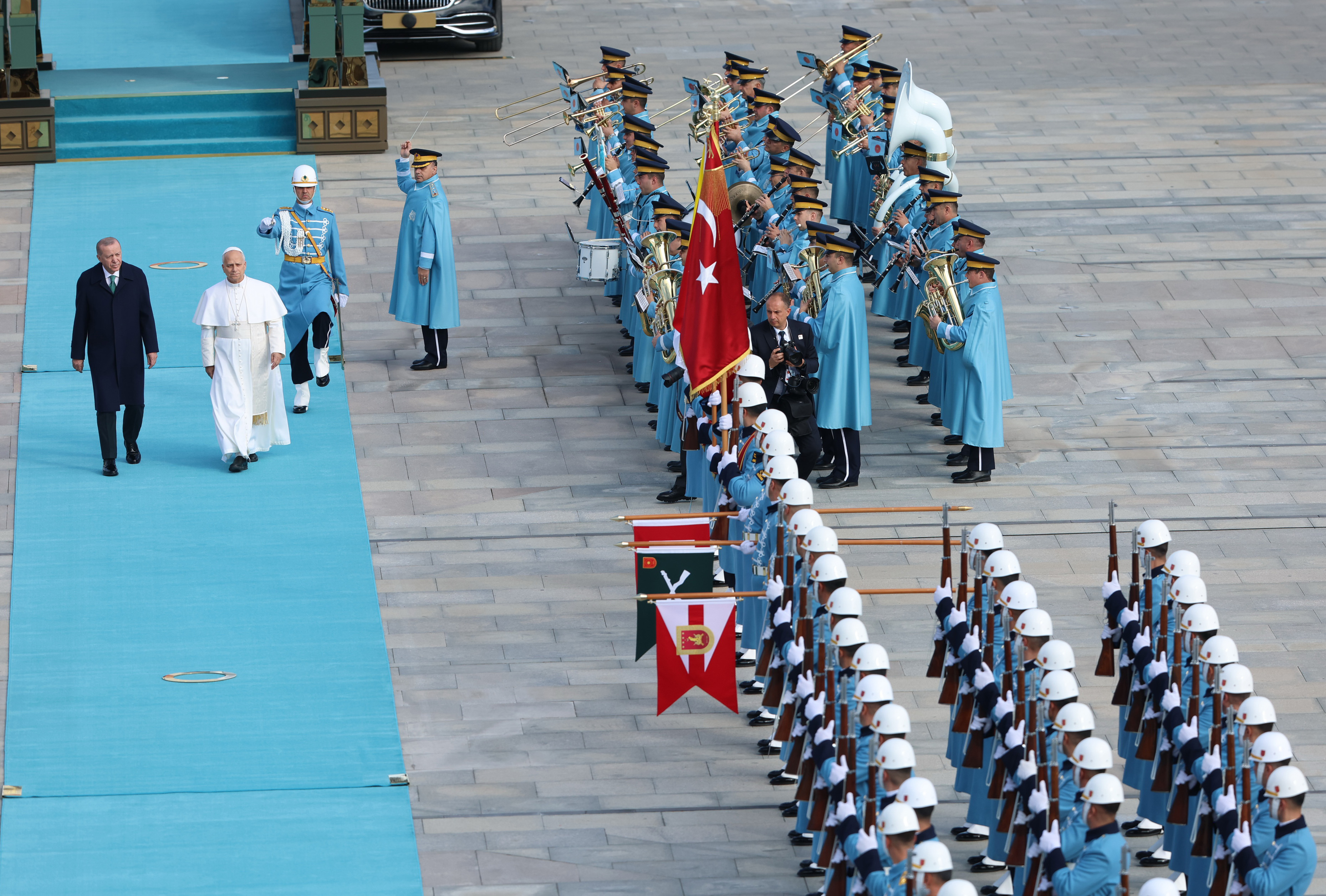 A A 20251127 39823793 39823791 C U M H U R B A S K A N I E R D O G A N P A P A 14 L E O Y U R E S M I T O R E N L E K A R S I L A D I-1