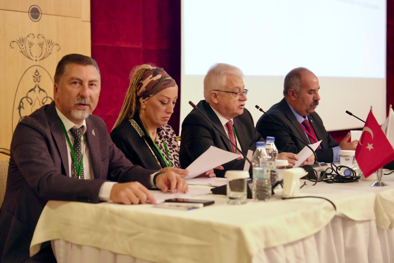 F4958Da4 D777 4Cdd B62D B4F64A208184