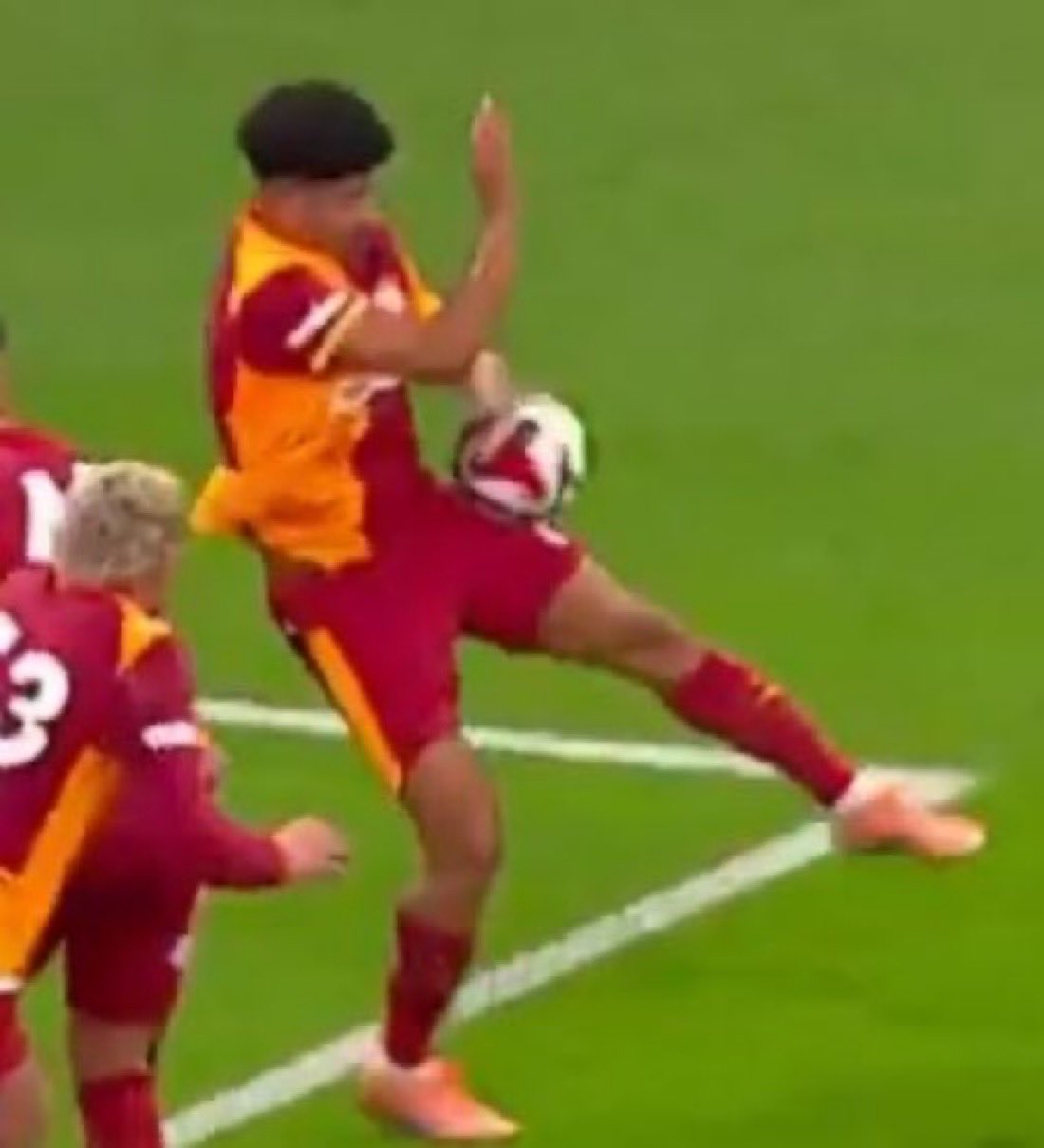 G4S A8Hg X Q A Ahvkw