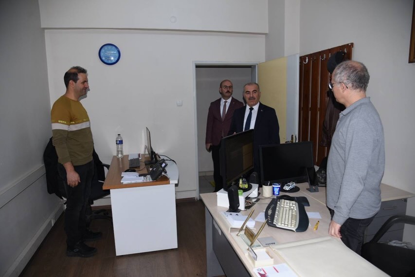 586662237 18049657793677787 6141658583585406152 N