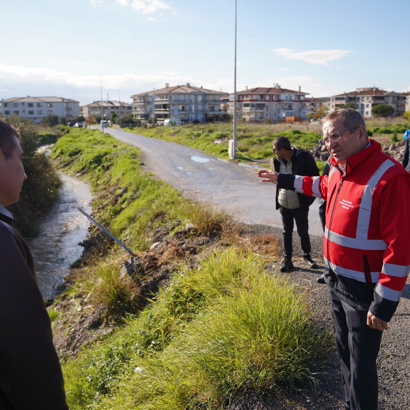 587776329 18343117588227999 5470955587956513340 N