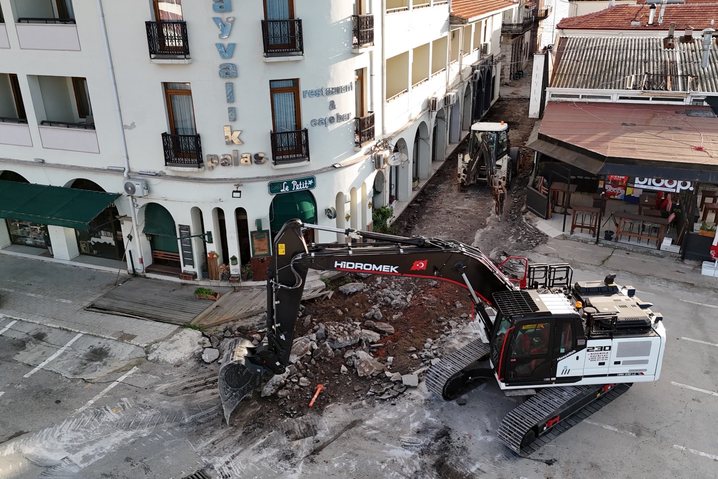 588113344 18343193335227999 2105116706374242063 N