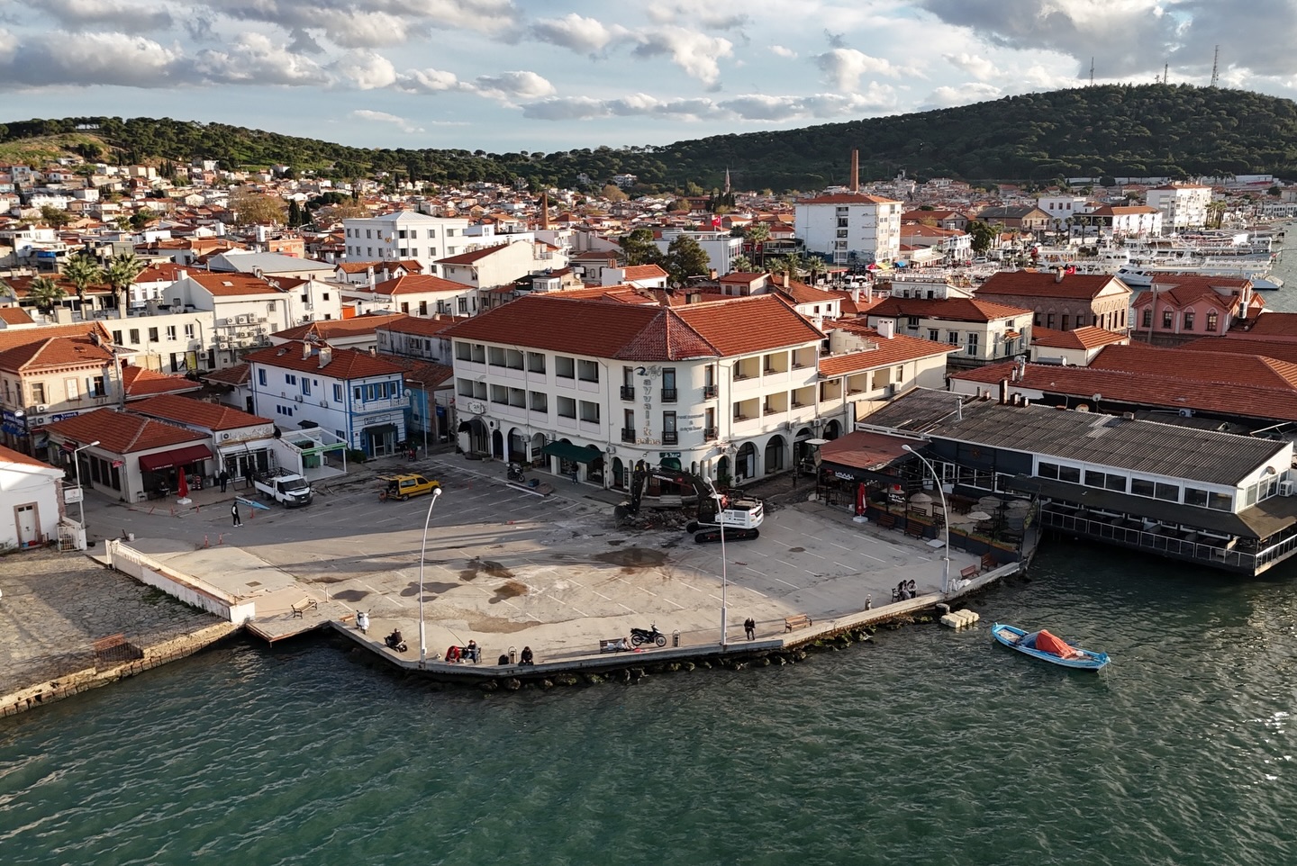 589127178 18343193308227999 4739559213247440657 N