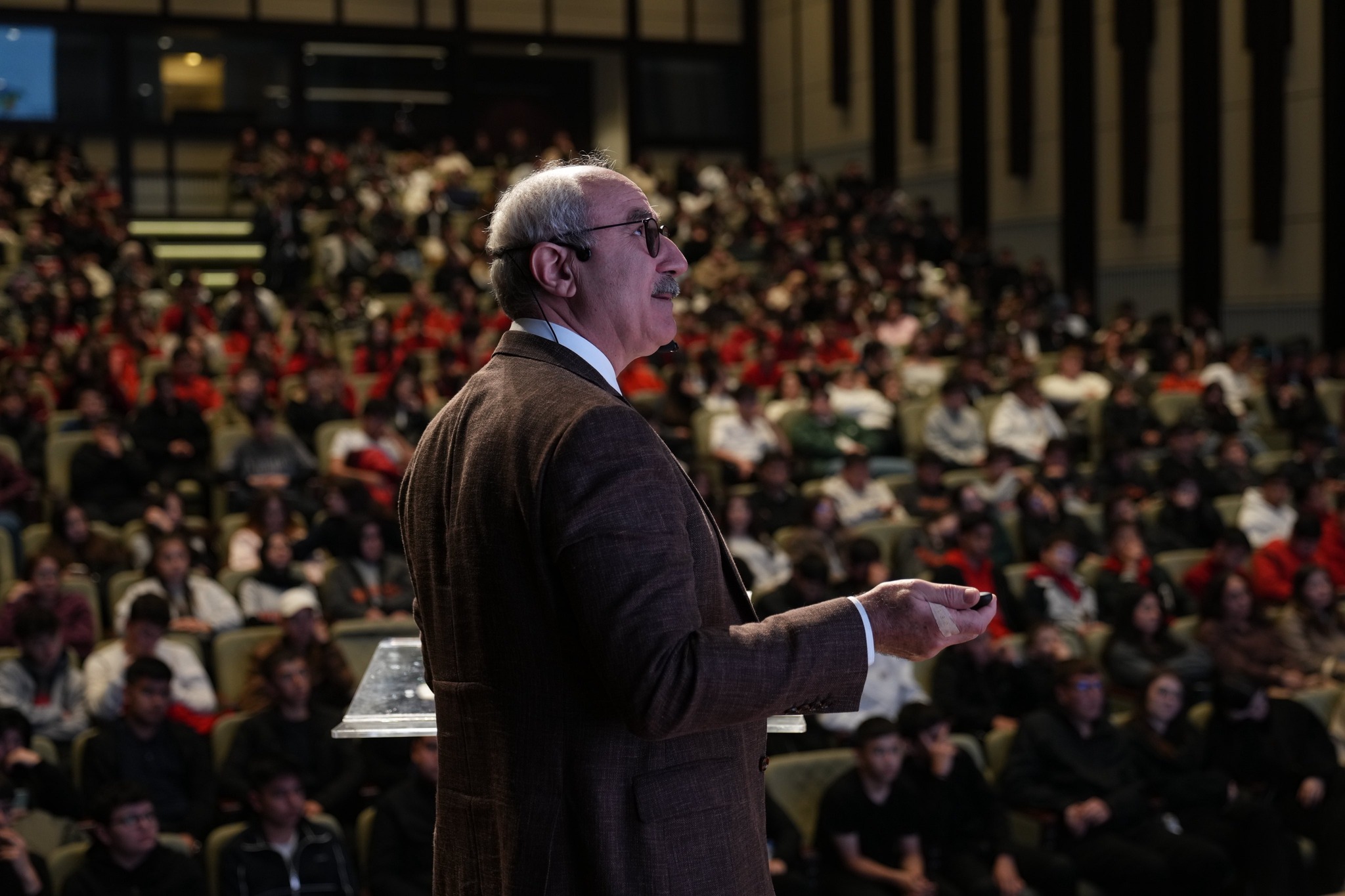 592383736 1335888415001968 3713628952069958428 N